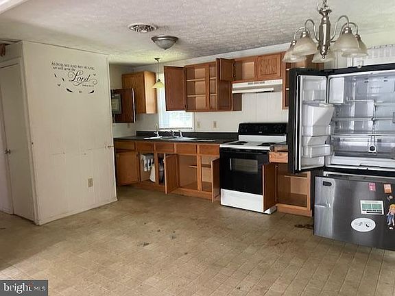 3rd image of 4808 Webster St