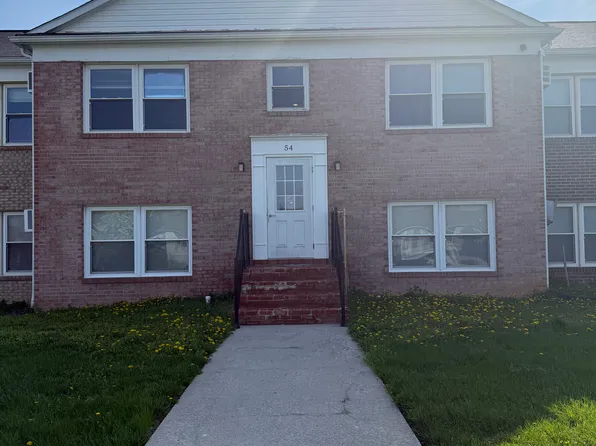 54 Rockridge Ct APT 8, Charles Town, WV 25414