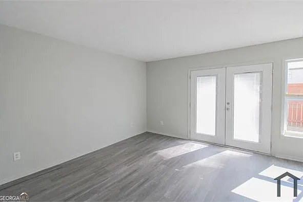 3 bed, 1560 sqft, $1,940 — Photo 4
