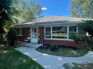 9520 Ozga St, Romulus, MI 48174