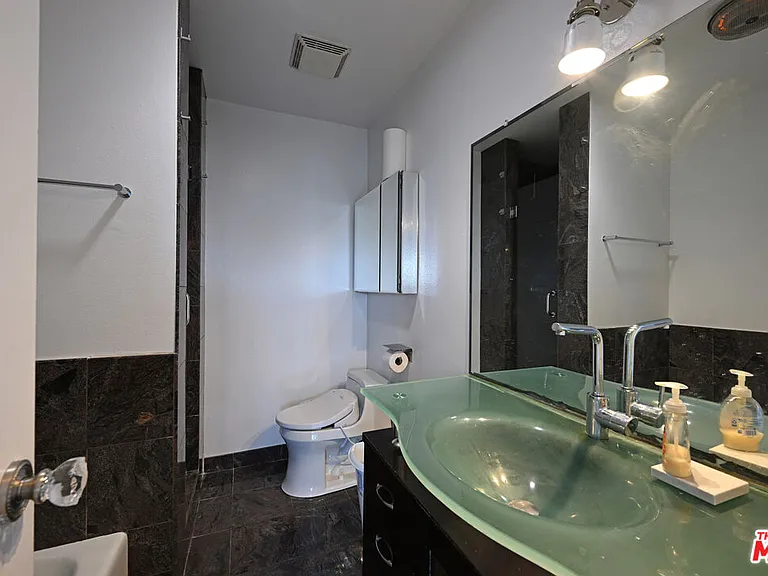 100 S Doheny Dr #424 — Photo 18