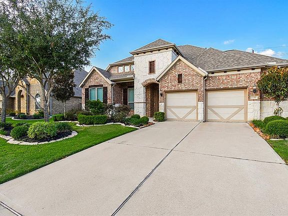 2nd image of 2210 Summer Gardens Ln