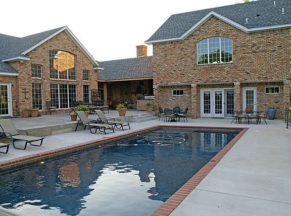 2nd image of 621 S Shore Dr