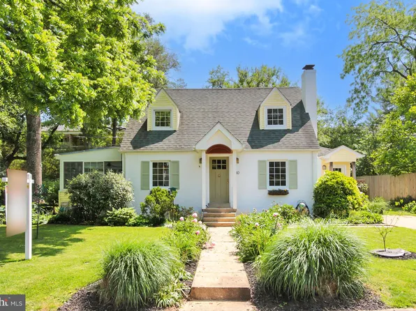 1110 Jackson Ct, Falls Church, VA 22046