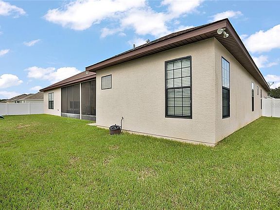3rd image of 9756 Pepper Tree Trl