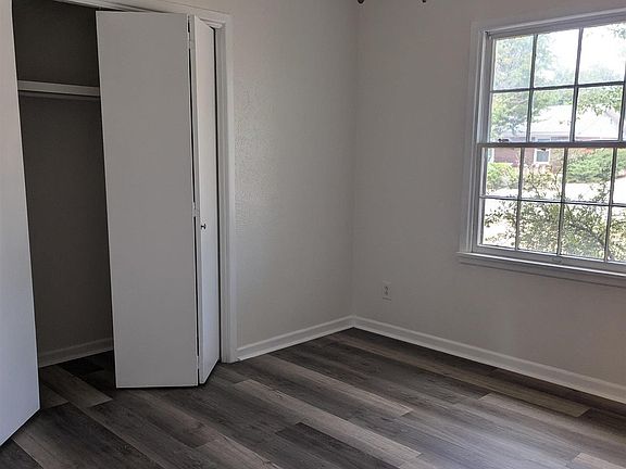 2nd image of 1406 W Jaffa St