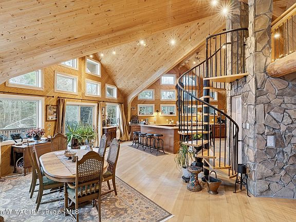 4th image of 100 Wilderness Dr Exd