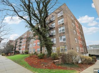 2160 Center Ave APT 4N, Fort Lee, NJ 07024