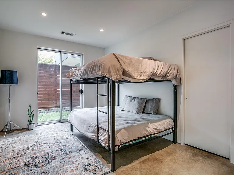 4401 Roseland Ave #A — Photo 5