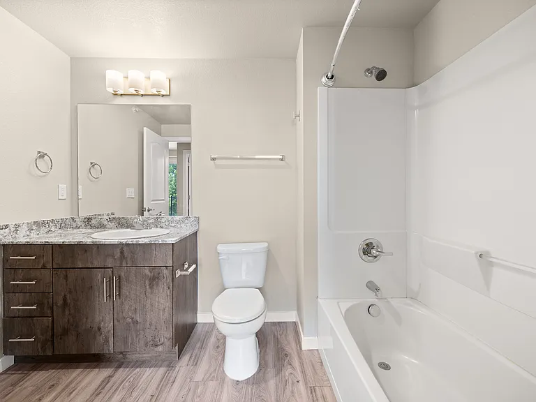 Kansas Apartments — Photo 16