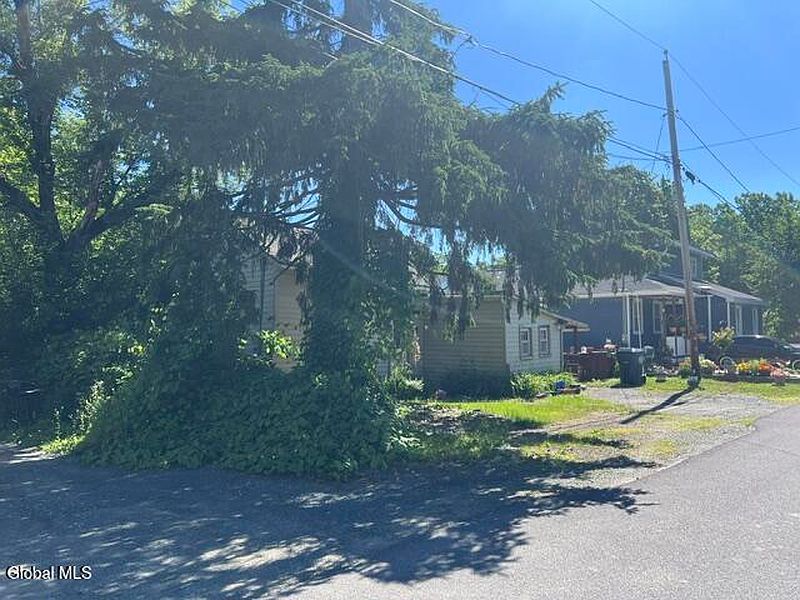 2nd image of 323 Oakhurst Street