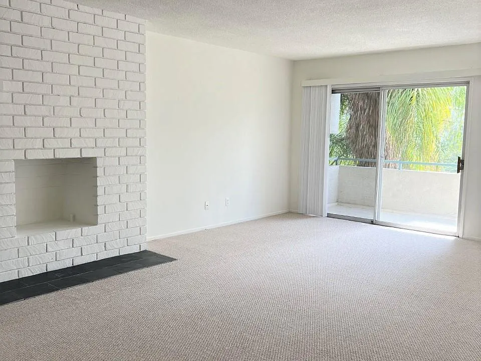 801 S Lucerne Blvd #405