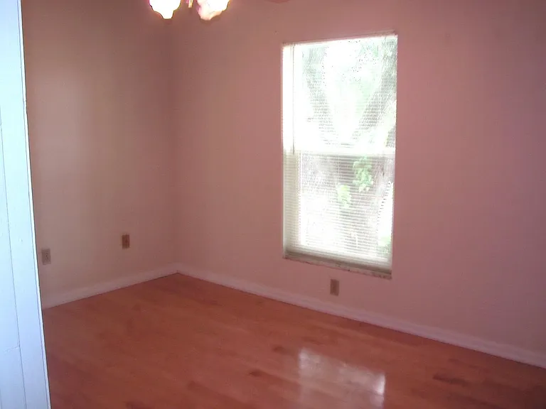 110 N Tampania Ave #B — Photo 11