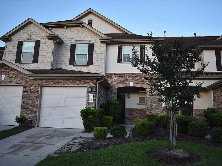 16048 Limestone Lake Dr — Photo 1