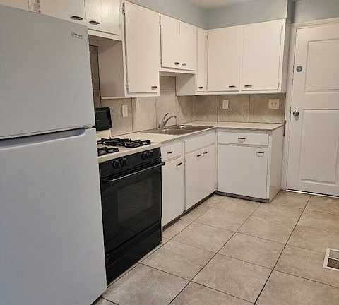 5th image of 104 8th St NE