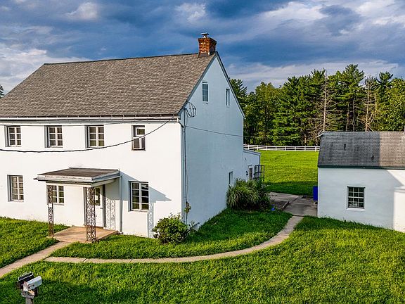 2nd image of 725 Evans Rd