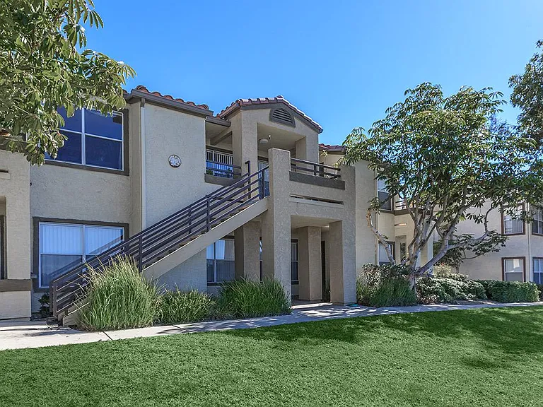 240 Avenida Vis — Photo 42