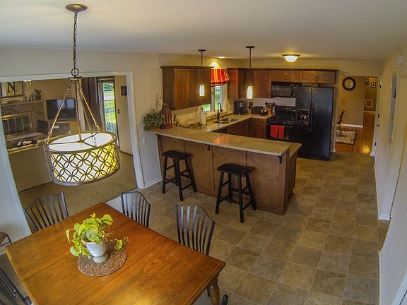3rd image of 446 Simich Dr