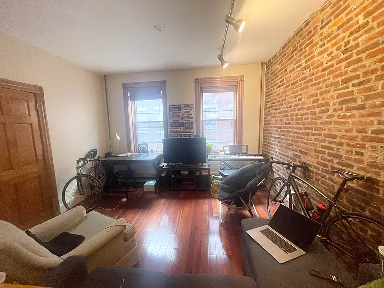 59 Myrtle St #5 — Photo 4