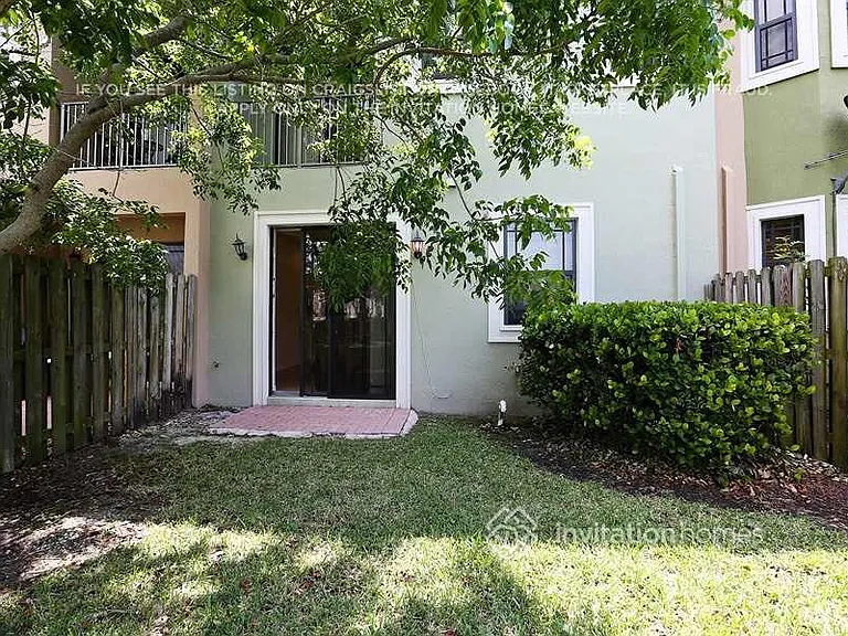 666 NE 35th Ave — Photo 18