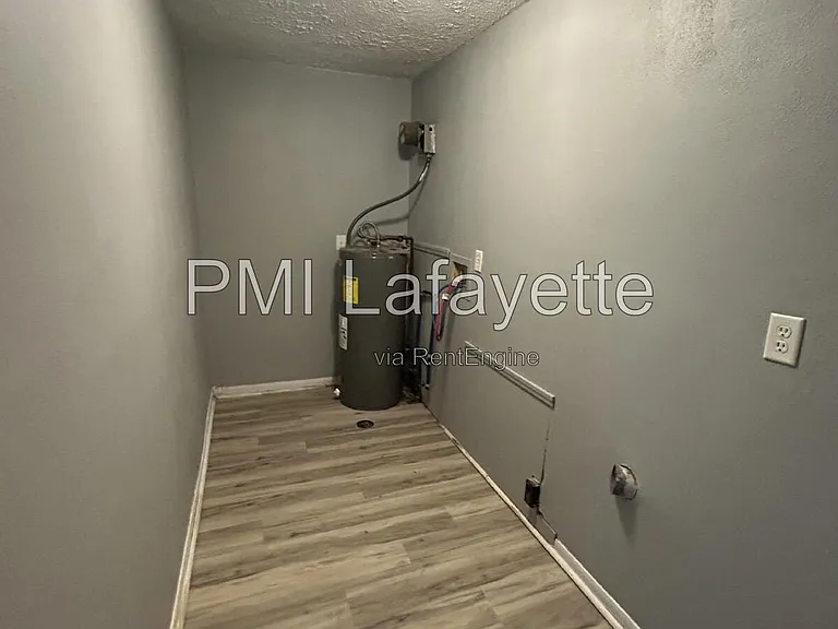 141 Tomahawk Ln — Photo 12