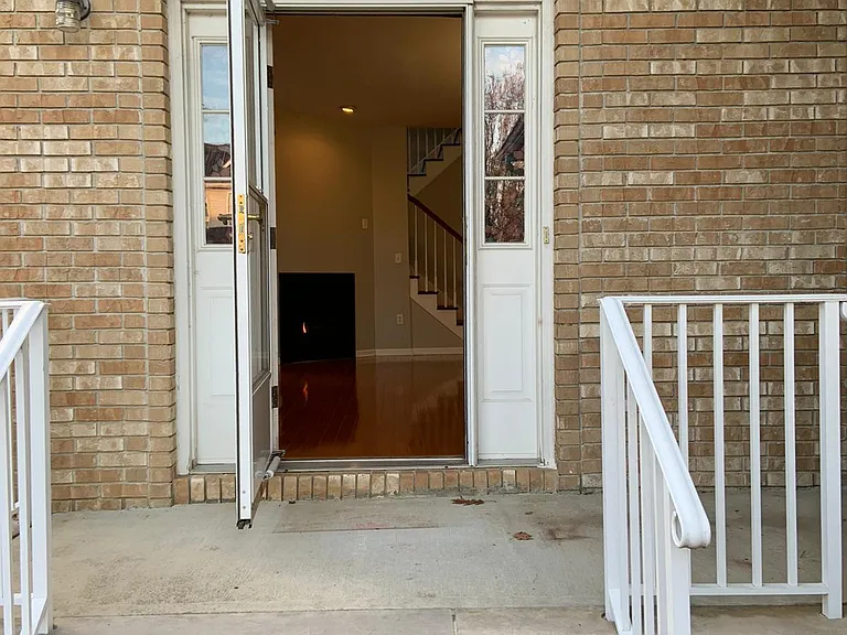 19 Shelley Cir — Photo 2