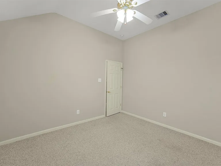 19254 Dillsbury Ct — Photo 40