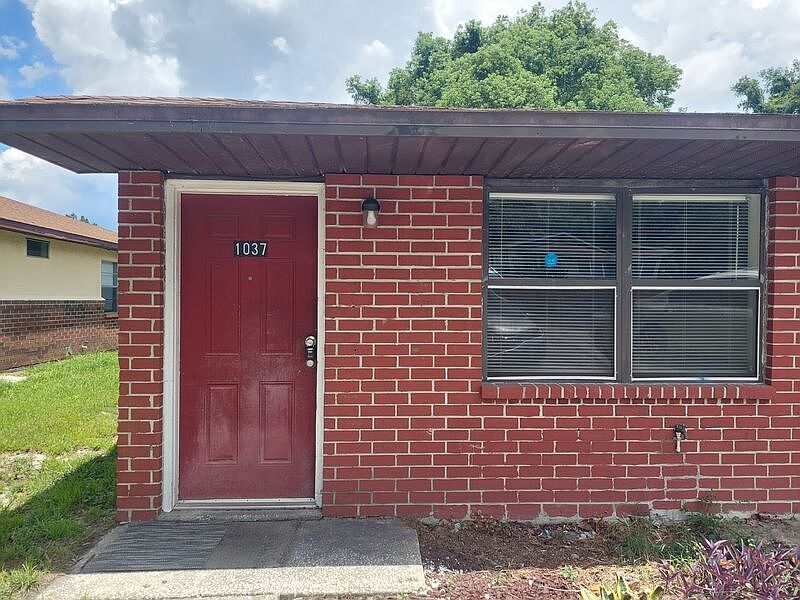 1st image of 1037 Crestview Ave