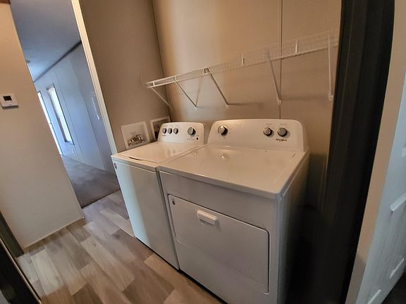 5th image of 2319 Catalpa St #76
