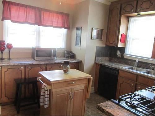 4th image of 202 Brookhaven Dr