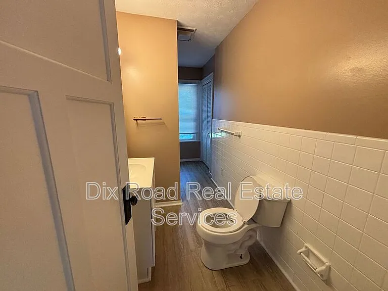 217 Fernwood Ave — Photo 16