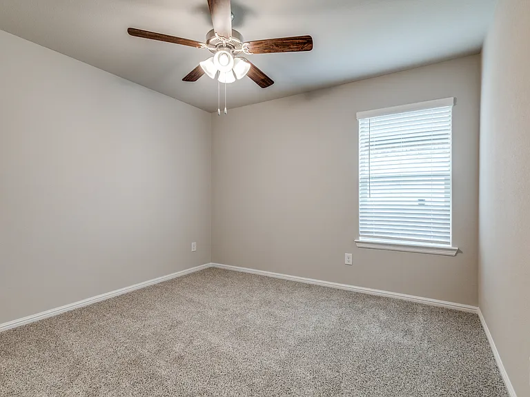 16408 Severn Ln — Photo 12