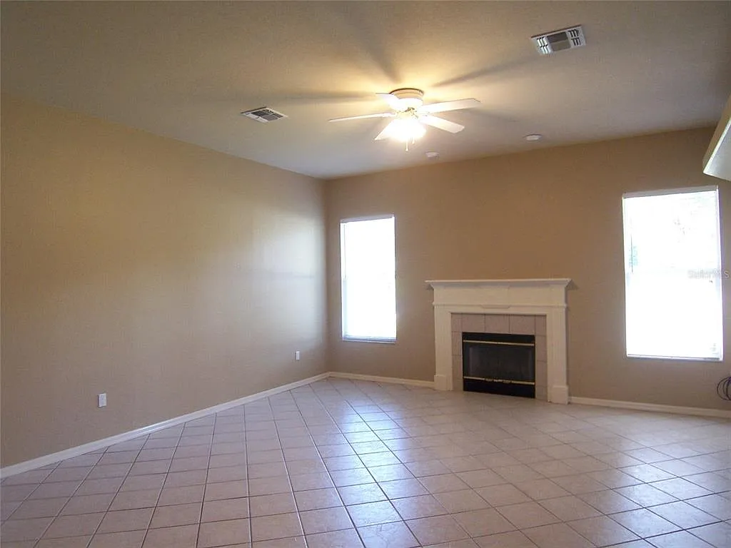 5 bed, 2.0 bath, 2511 sqft, $2,850 — Photo 3