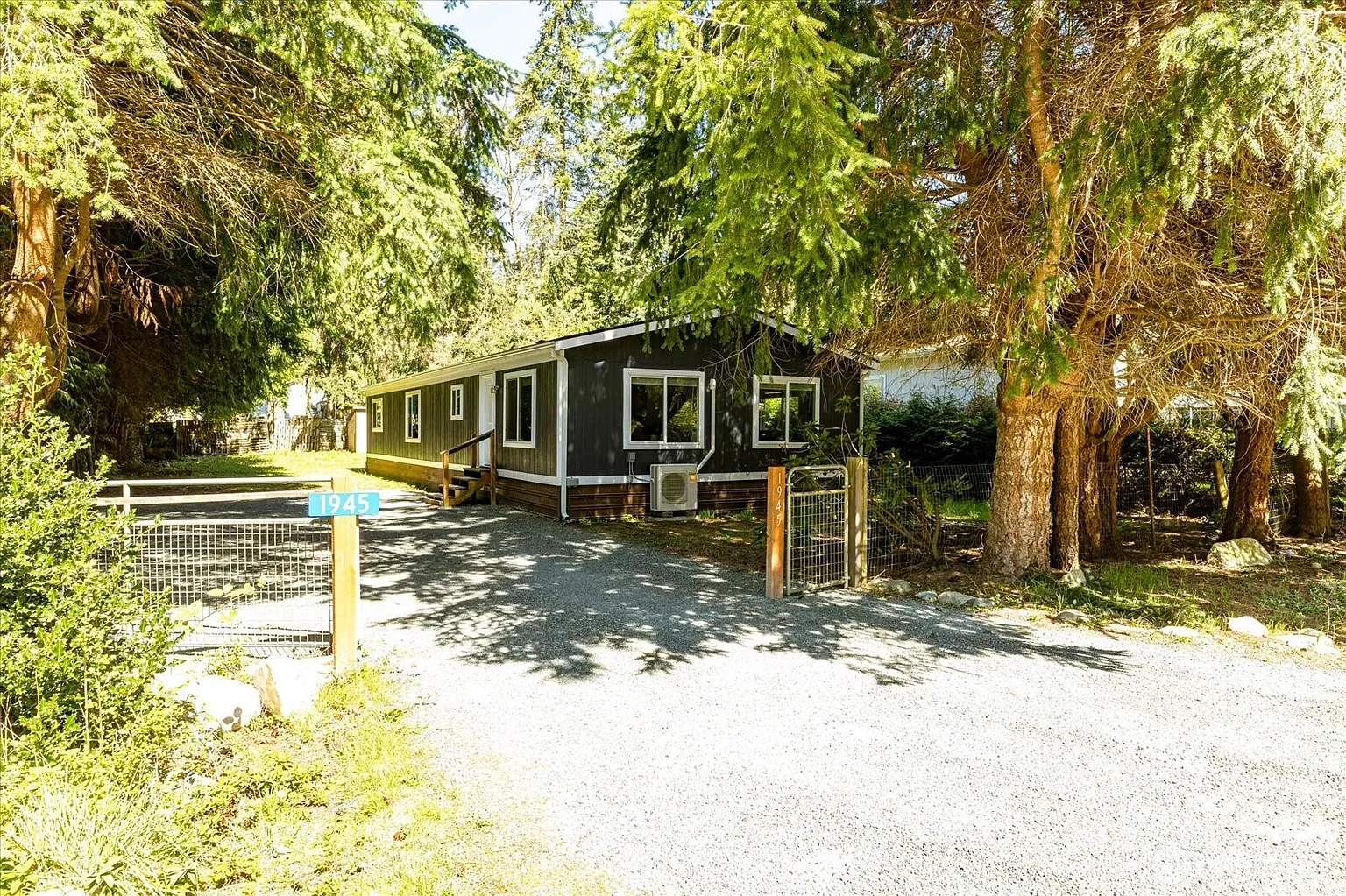 1945 Beachwood Drive photo 1