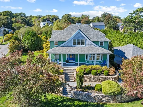 14 Summit Dr, Fairhaven, MA 02719