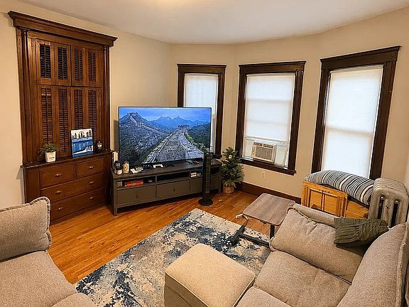 3rd image of 21 Berwick Rd