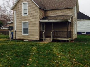 527 E McCracken Ave, Hoopeston, IL 60942
