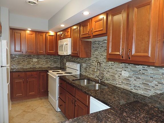 4th image of 10308 Circle Dr APT 101