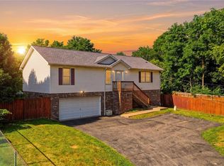 1015 Cliff Mine Rd, Imperial, PA 15126