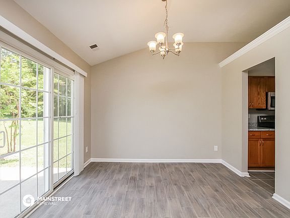 4th image of 115 Endicott Ct