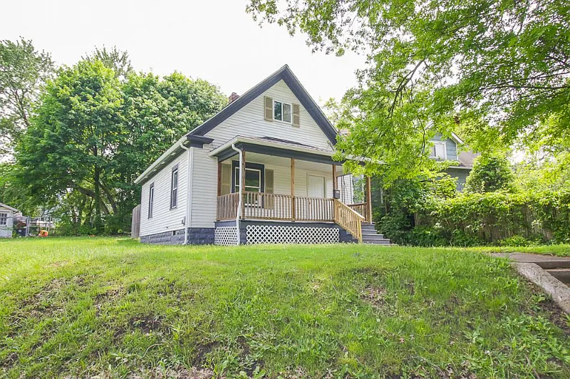838 Hazel St