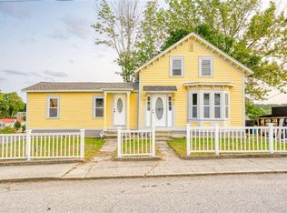 100 Clyde St, West Warwick, RI 02893