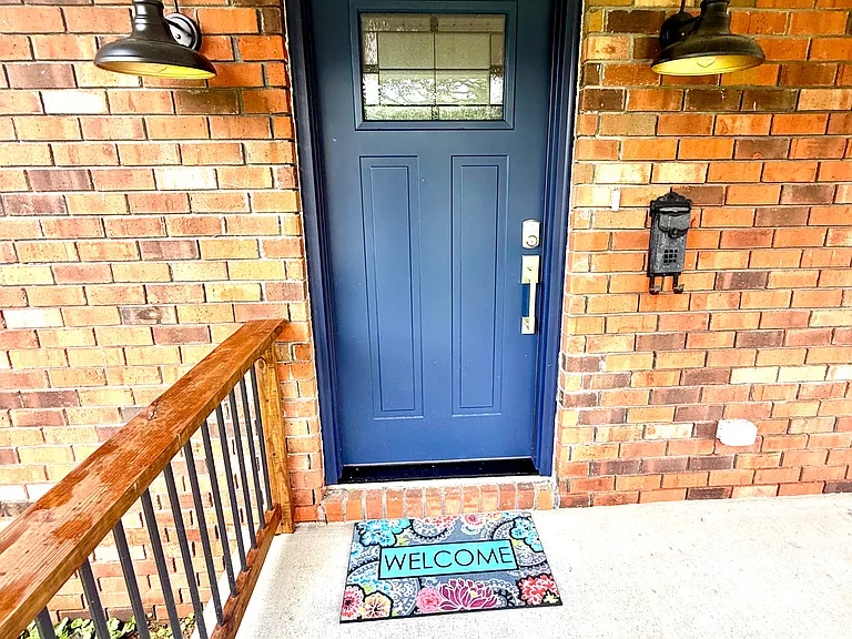 2360 Parkway Dr SE — Photo 3