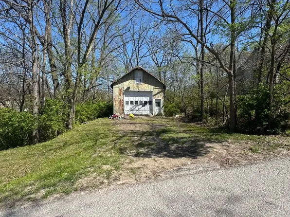 305 S 16th St, Bethany, MO 64424