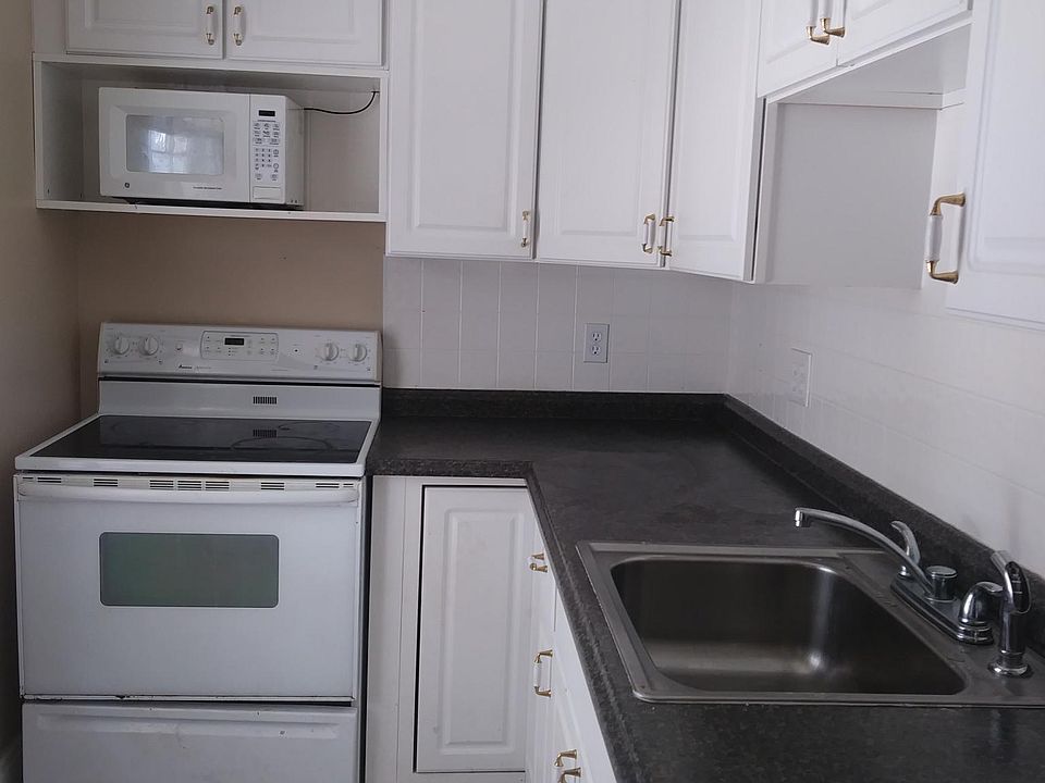 2nd image of 415 Franklin St APT 2