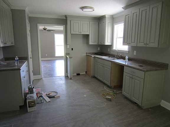 3rd image of 156 Alder Dr