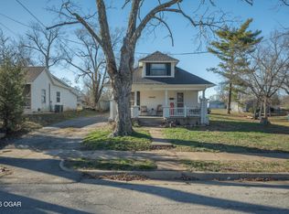 1143 S Case St, Carthage, MO 64836