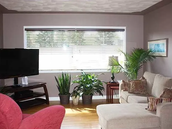 4504 Worcester Dr SW, Calgary, AB T3C 3L5