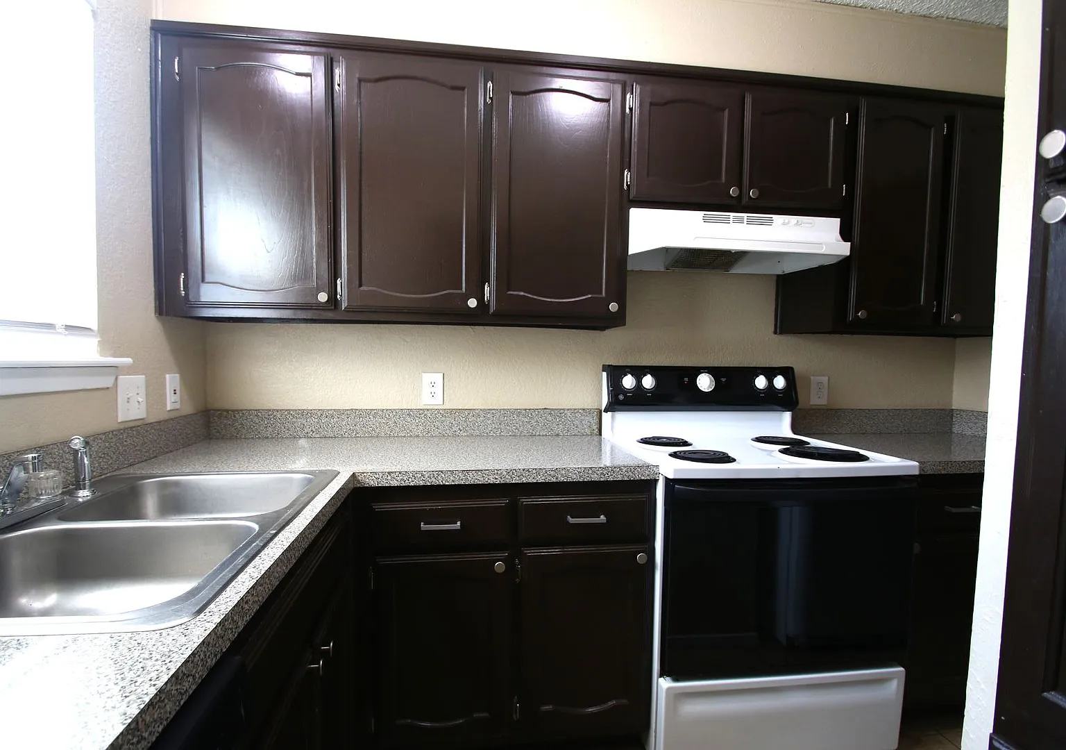 3732 Bonnie Drive — Photo 2