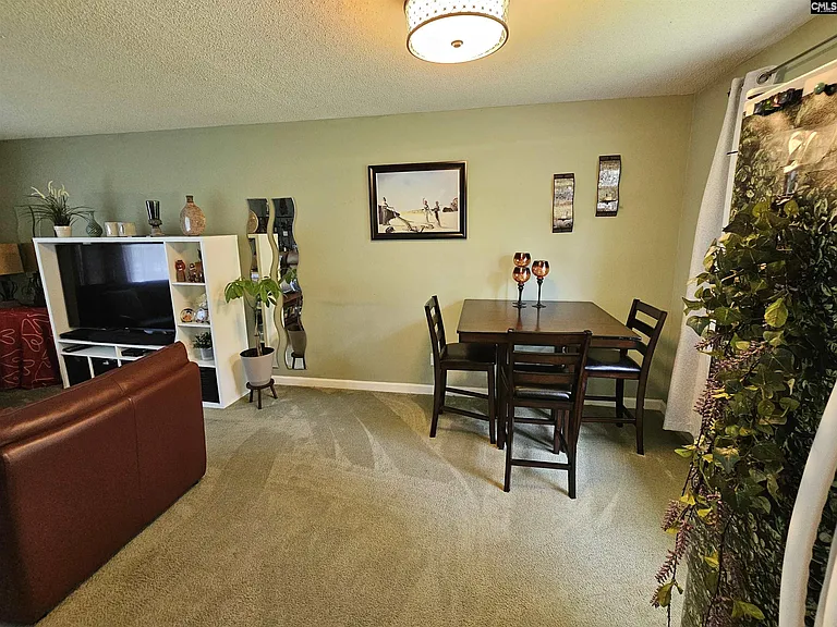 625 Challedon Dr — Photo 14